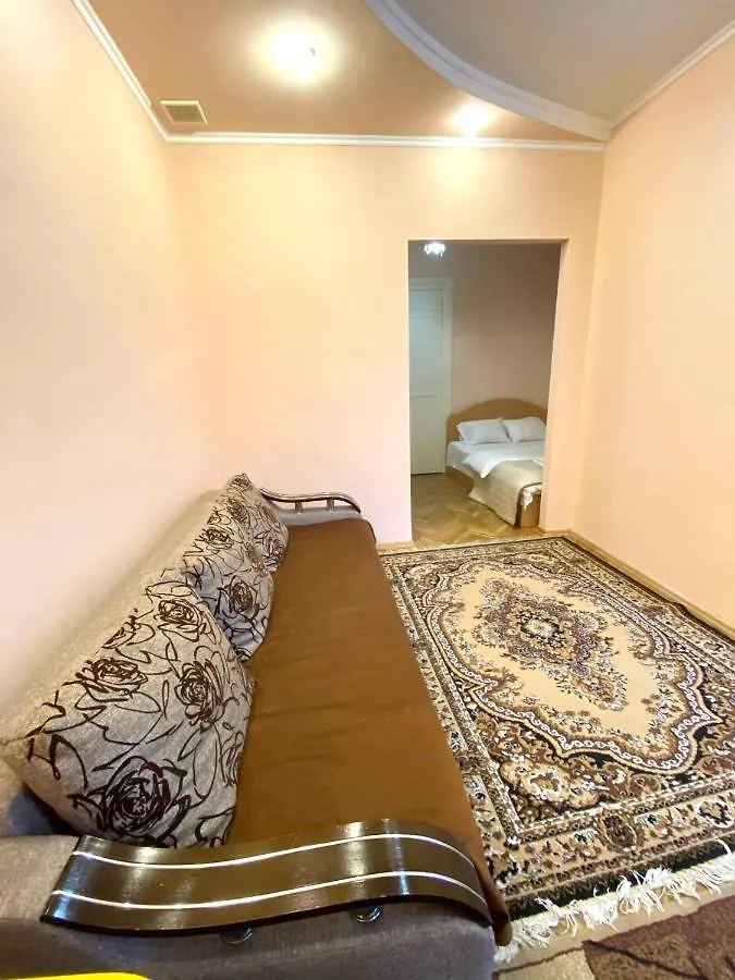 Apartment Квартира Біля Залізничного Вокзалу Вулиця Залізнична 10 До 5 Гостей Lviv Ukraine