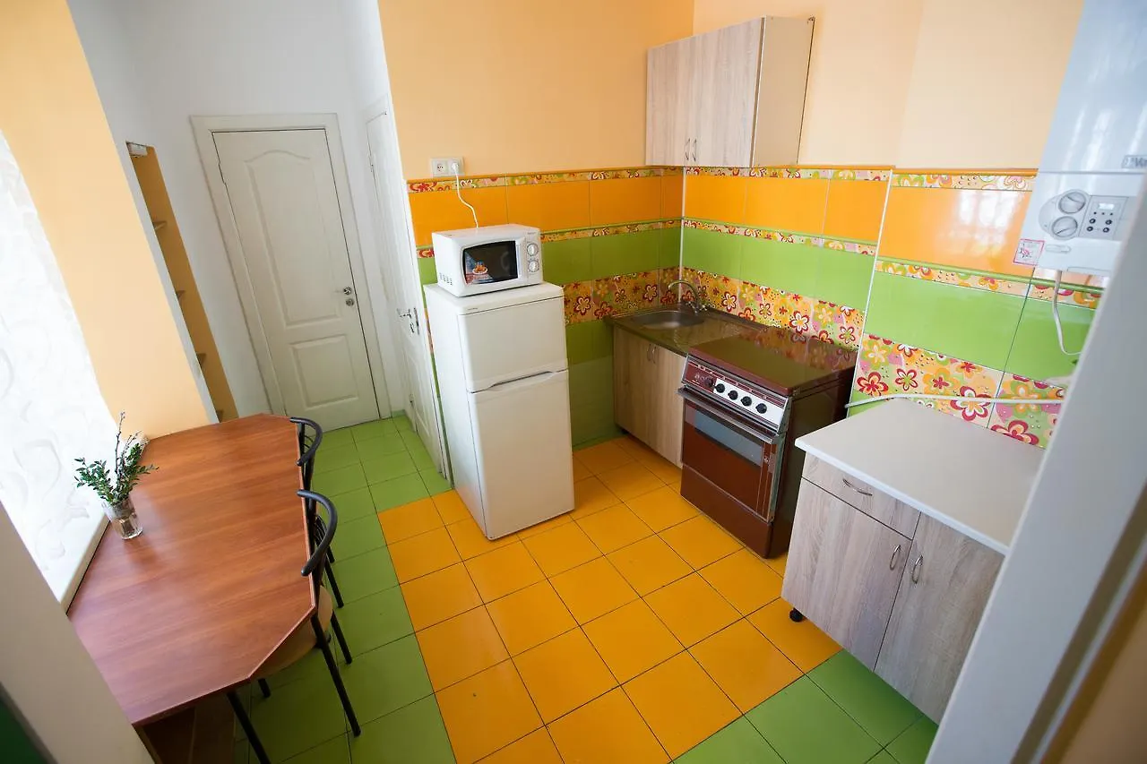Apartment Квартира Біля Залізничного Вокзалу Вулиця Залізнична 10 До 5 Гостей Lviv